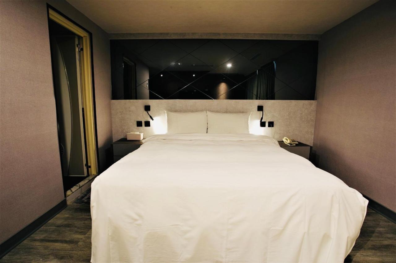 Golden Home Hotel Тайпей Екстериор снимка