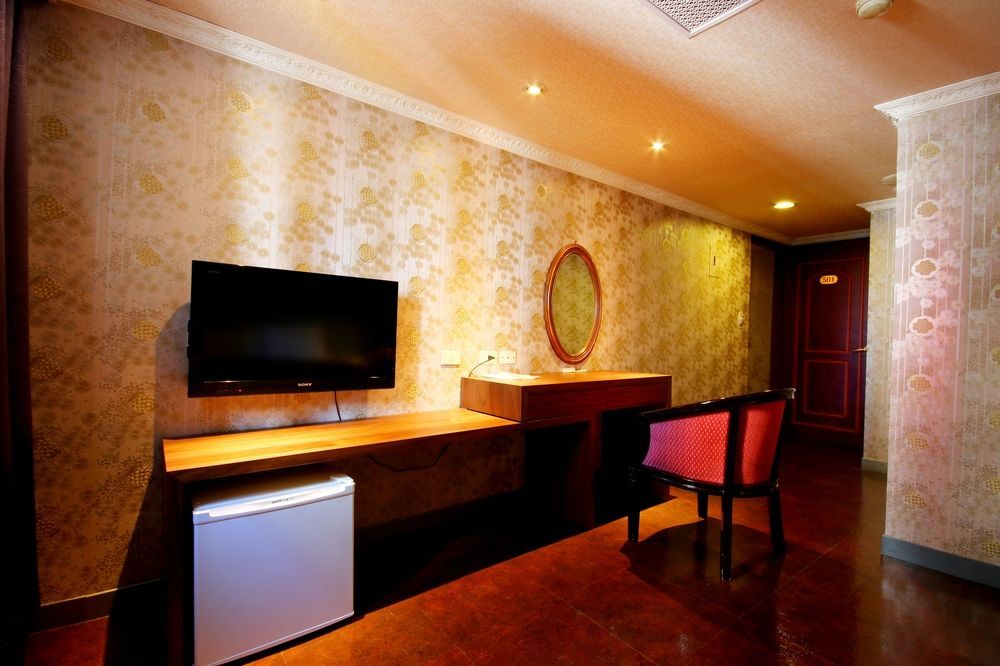 Golden Home Hotel Тайпей Екстериор снимка