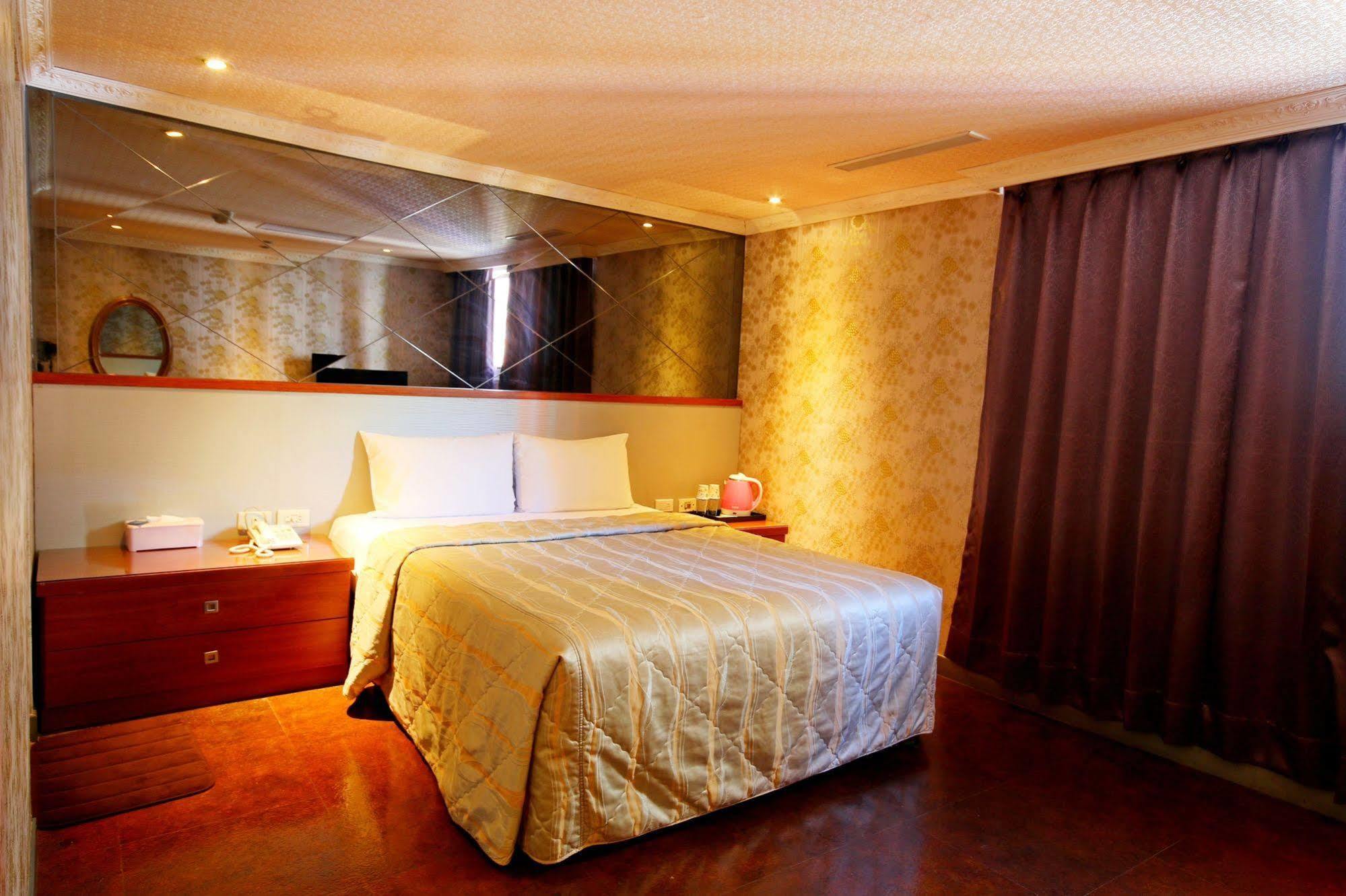 Golden Home Hotel Тайпей Екстериор снимка