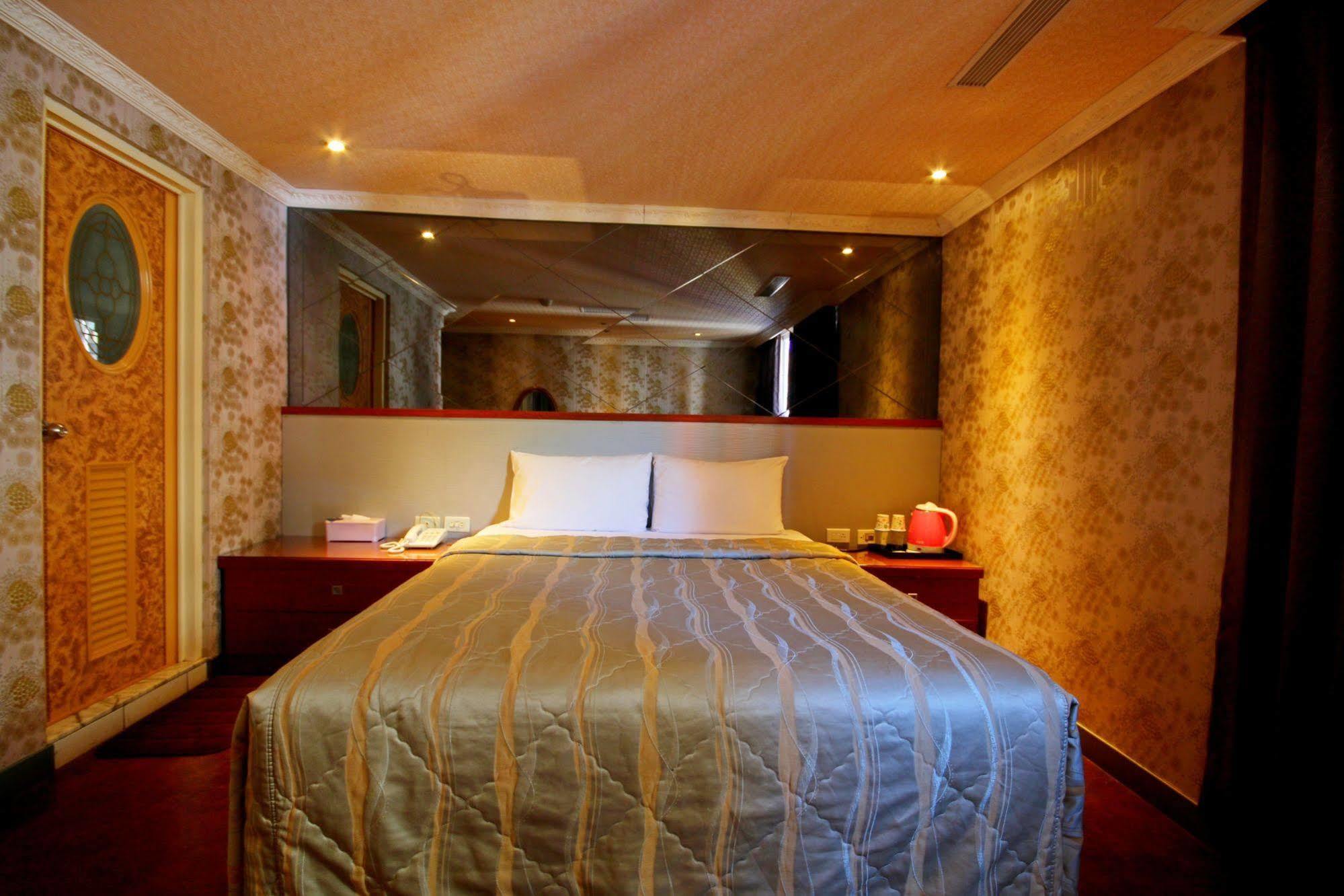 Golden Home Hotel Тайпей Екстериор снимка